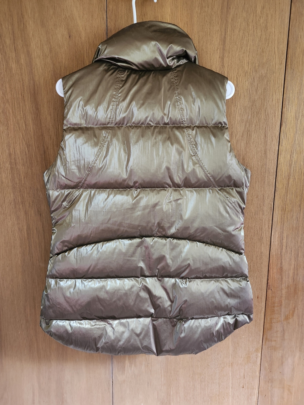 Athleta Metallic Gold/Olive Puffer Vest In LARGE - Picture 2 of 7